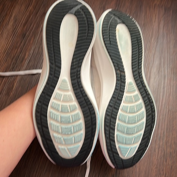 Le Tigre White Women's TW-Loughlin Leather/Nylon Sneakers - Picture 8 of 11